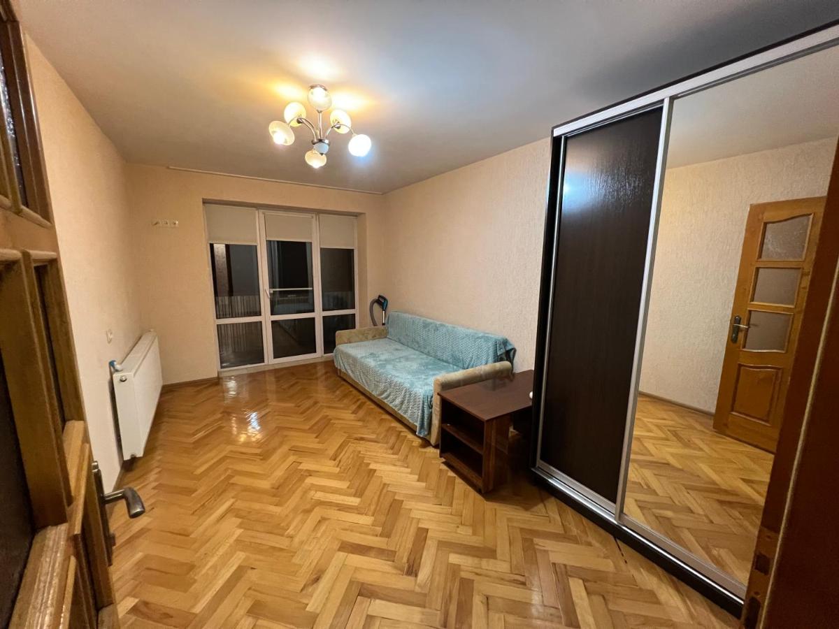 Квартира трикімнатна - B&B Berehove