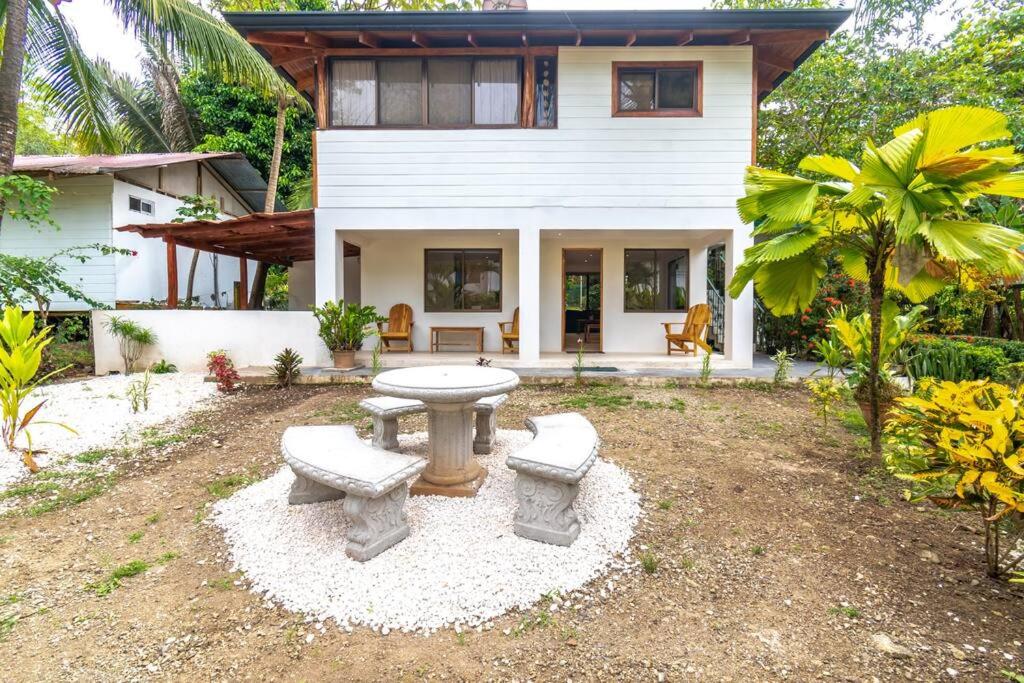 Surfside Apartments - Mal Pais - Bed and Breakfast