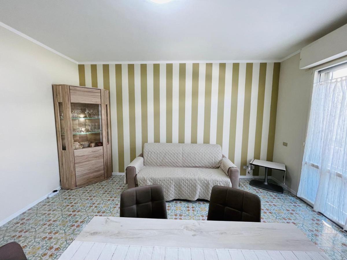 Stefano's Guests House: 2 bedrooms & parking in Viareggio - Chambres d'hôtes Viareggio