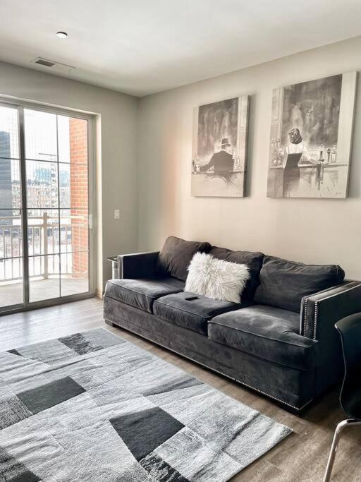 The KING Apt in Downtown Columbus - B&B