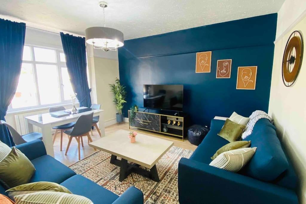 B&B Dawlish - Family Marine Apartment with Sea View - Bed and Breakfast Dawlish