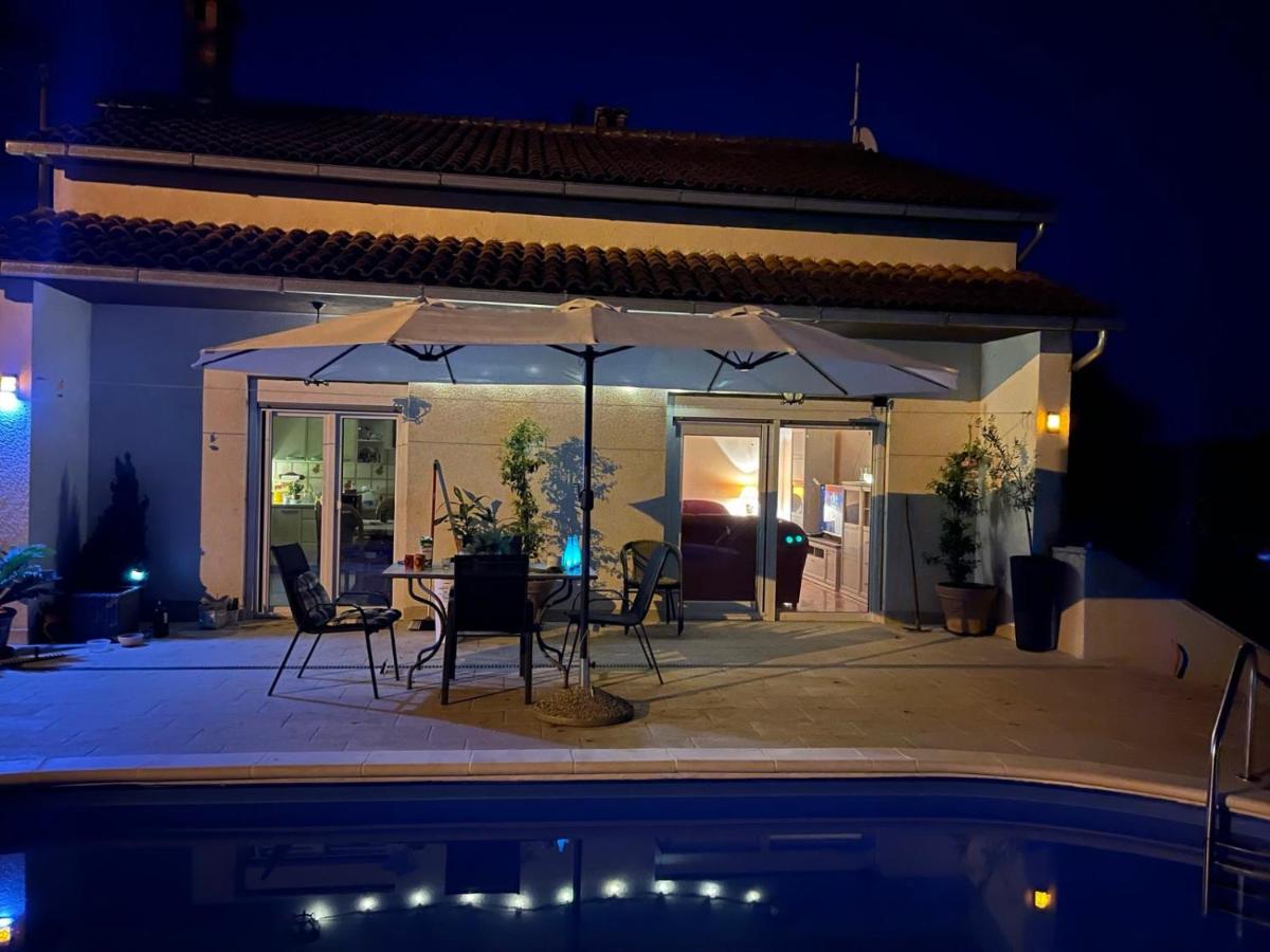 Villa Ljubica with big beautiful garden - B&B
