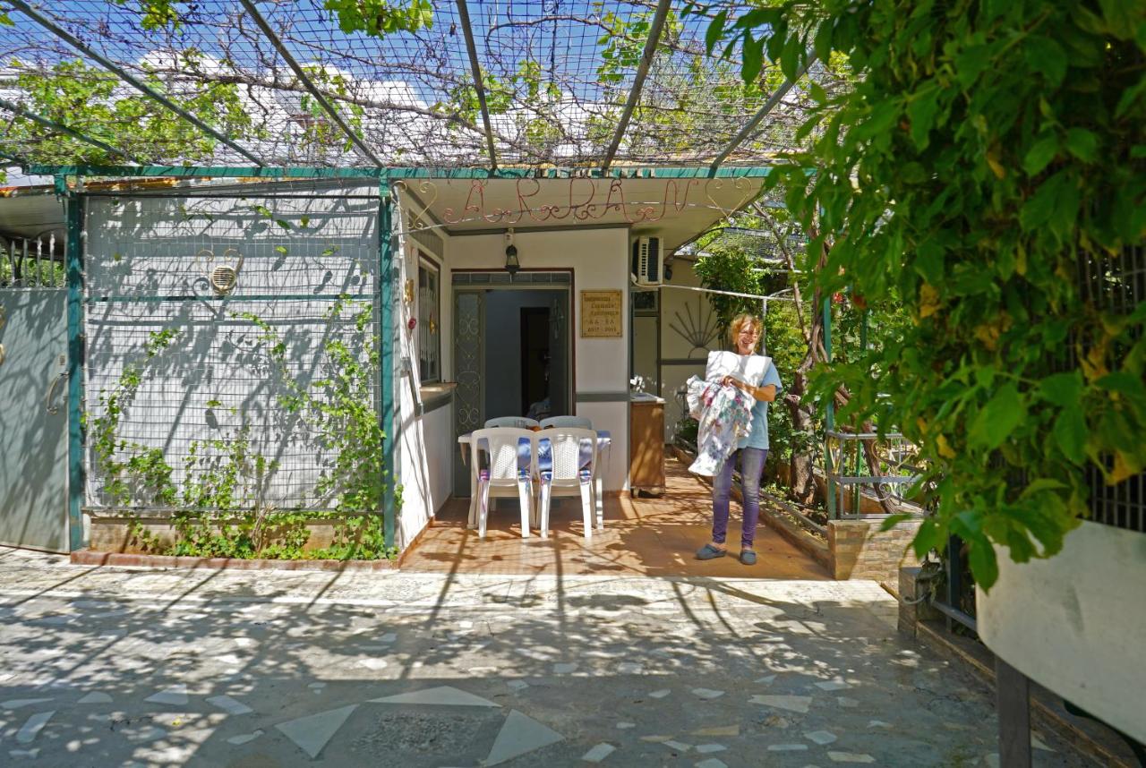 VENI Olive House - Bed and Breakfast