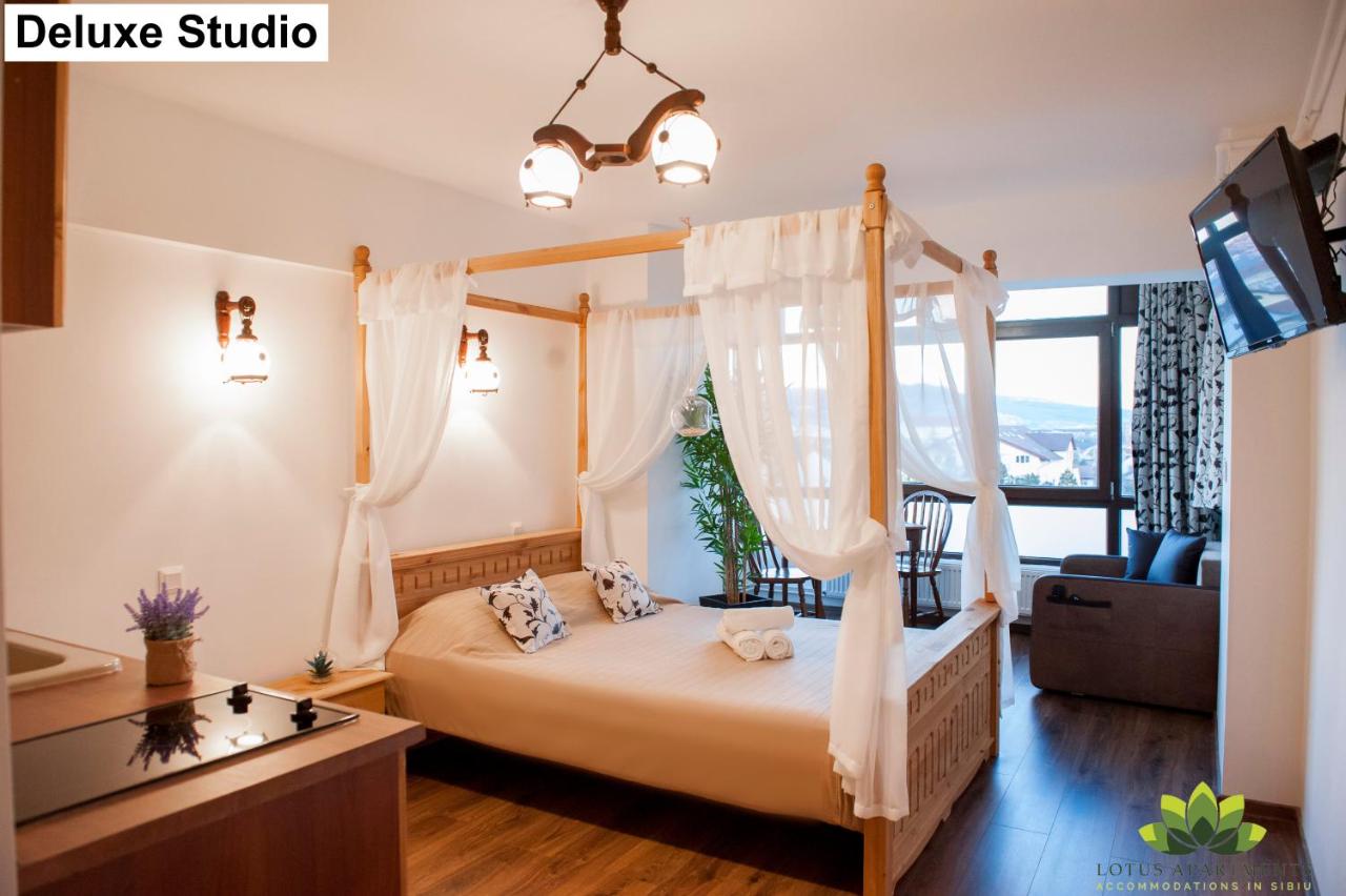 Deluxe Studio