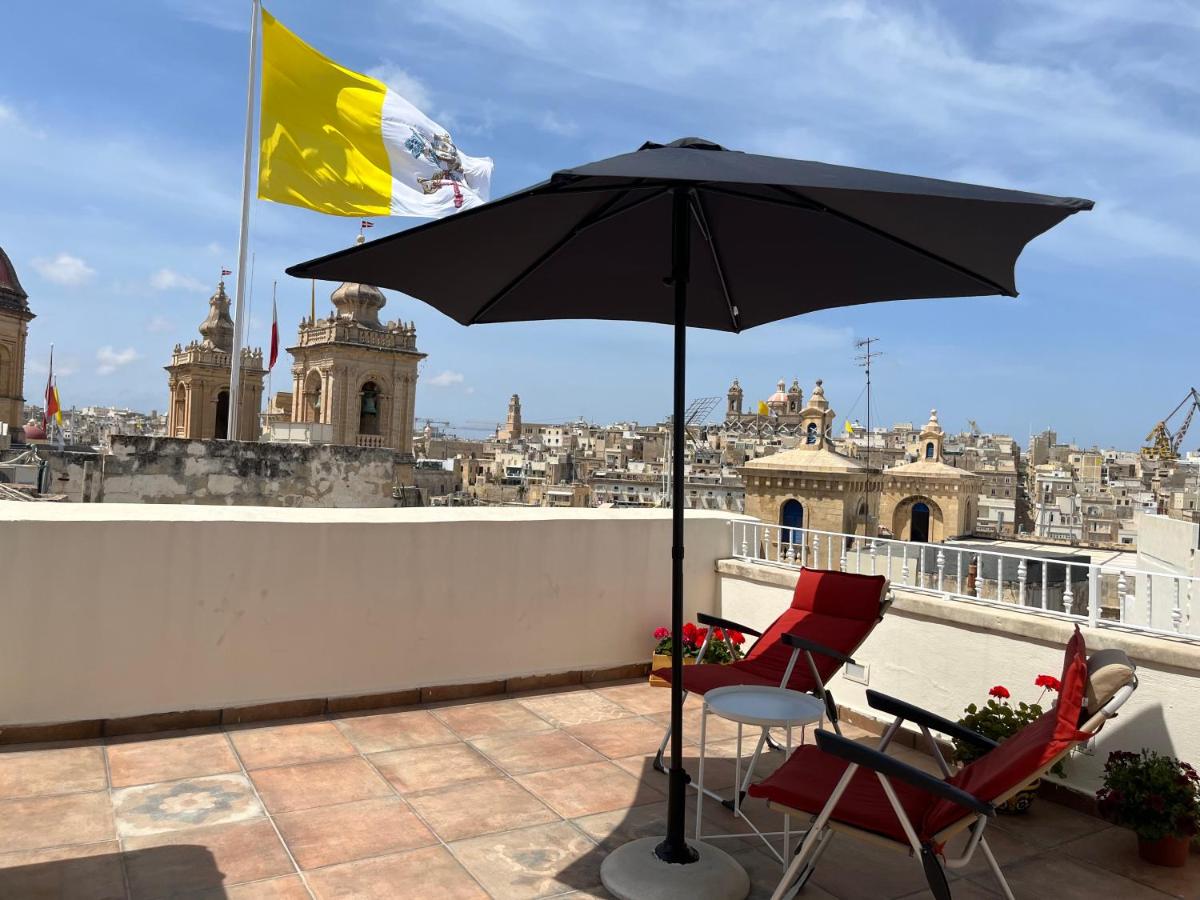 B&B Birgu - The Knight - Historical terraced house overlooking the central square - Bed and Breakfast Birgu