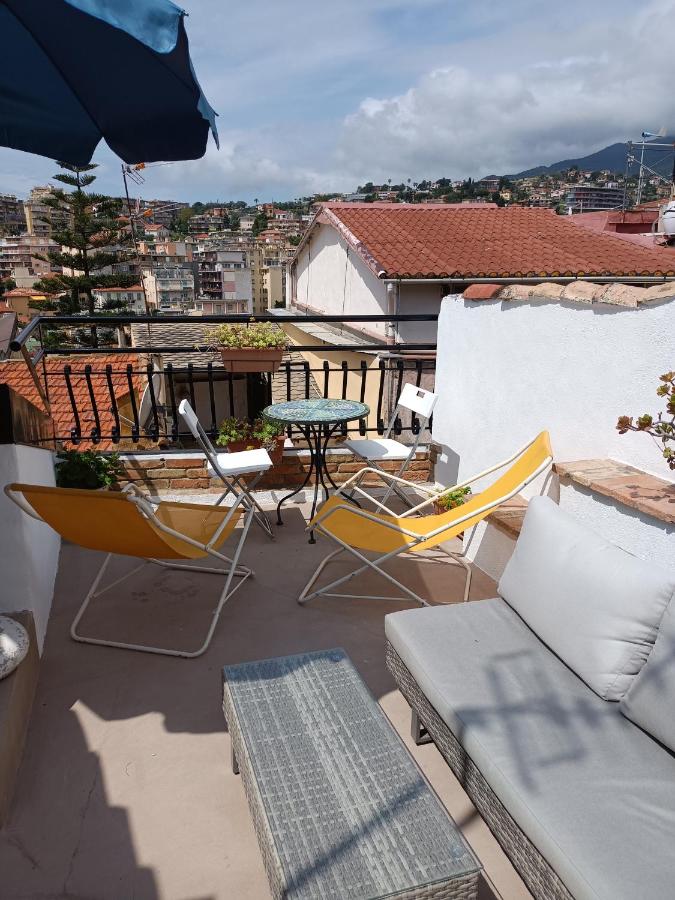 Attico romantico con terrazza Sanremo - Palm Street, 104 - Free WIFI - Chambres d'hôtes Sanremo