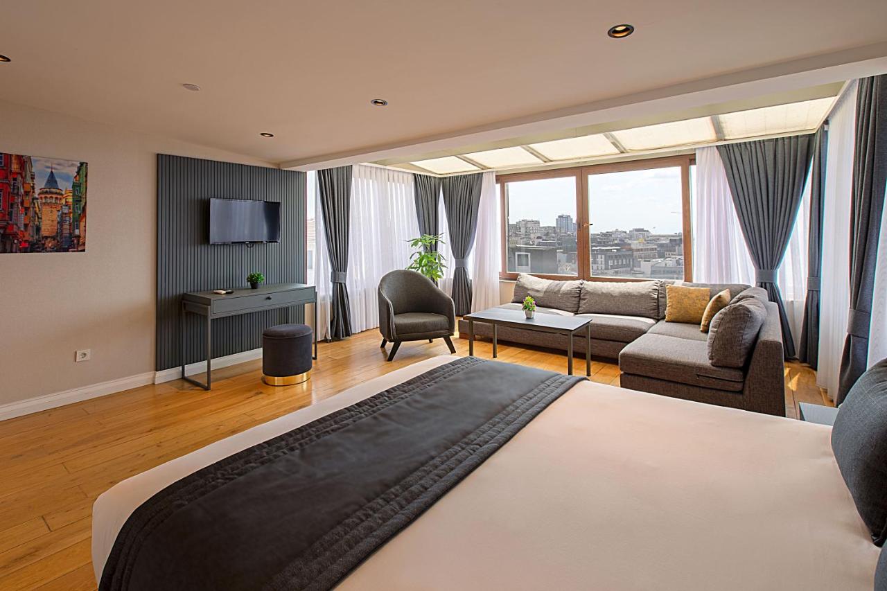 Deluxe Queen Suite