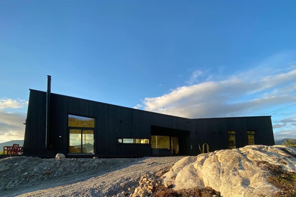 Senjavista, near nature, sea and mighty mountains - Chambres d’hôtes Skaland
