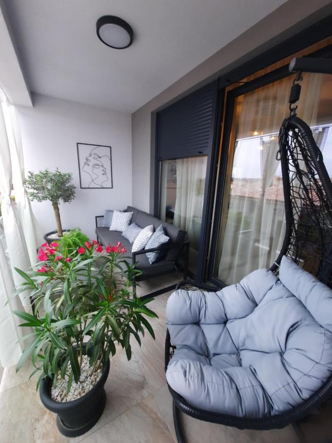 Enjoy Pula - new apt with terrace and FREE parking garage - Bed and Breakfast Pula