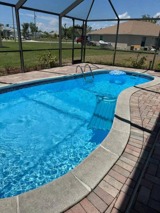 B&B Cape Coral - Cape Coral Newest Water Oasis Escape w/ Pool - Bed and Breakfast Cape Coral