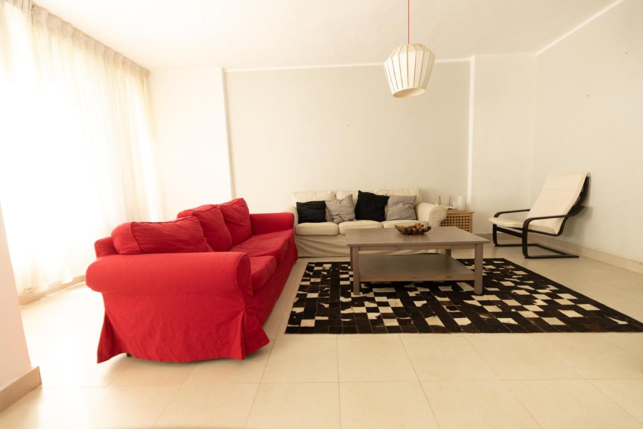 B&B Le Caire - Lily Mint Spacious 3BR Apt in Maadi W-TV and WIFI - Bed and Breakfast Le Caire