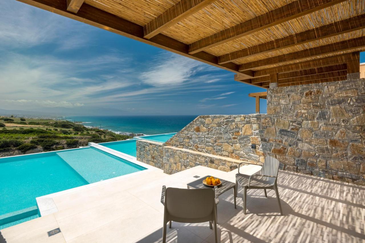 Superior Studio with Individual Pool & Sea View