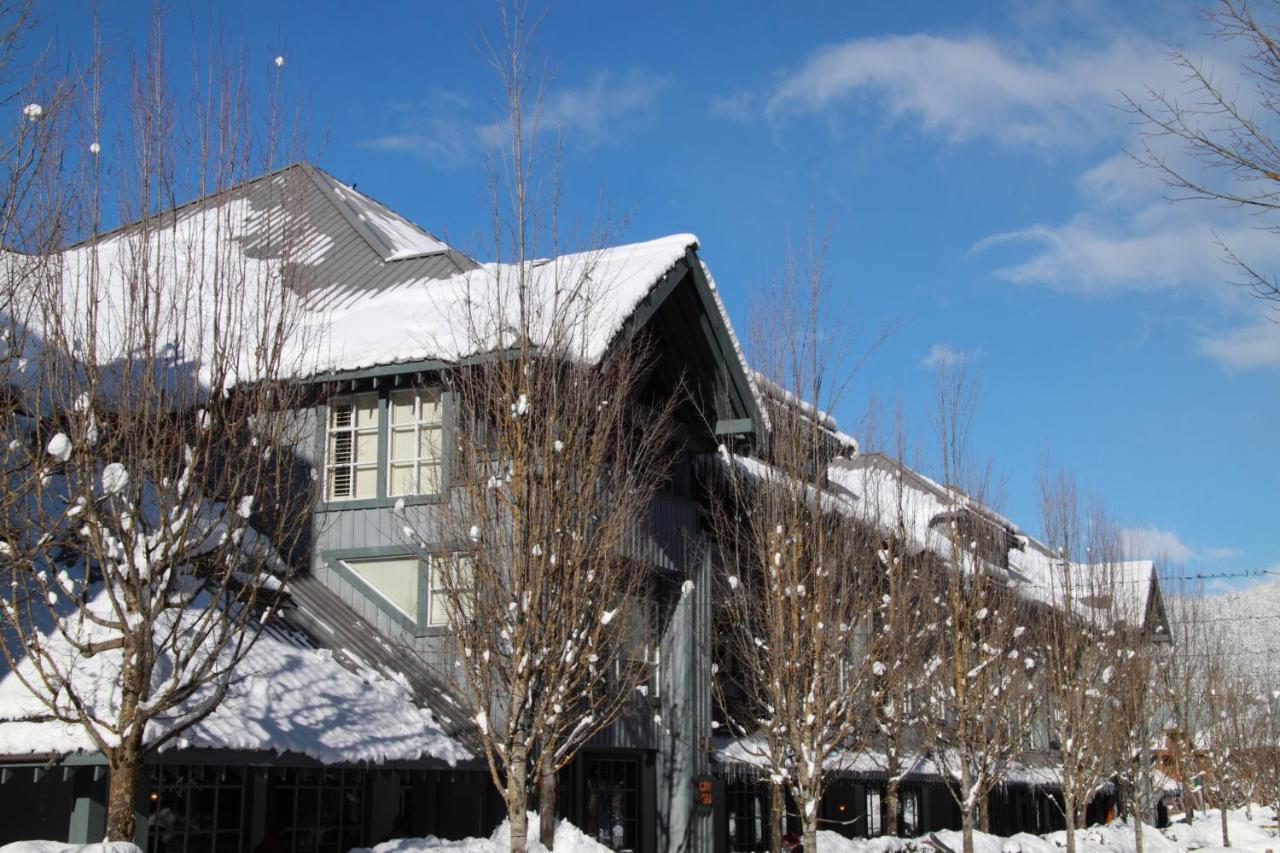 Glacier Lodge - Bed and Breakfast Whistler