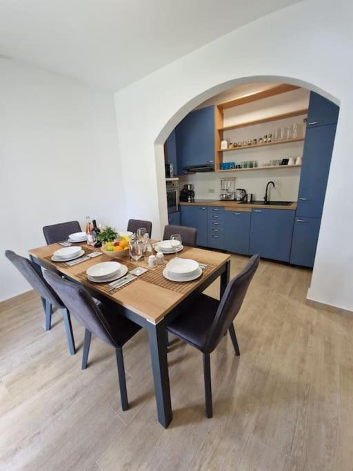 Villa Castanea - kuća za odmor s bazenom - B&B