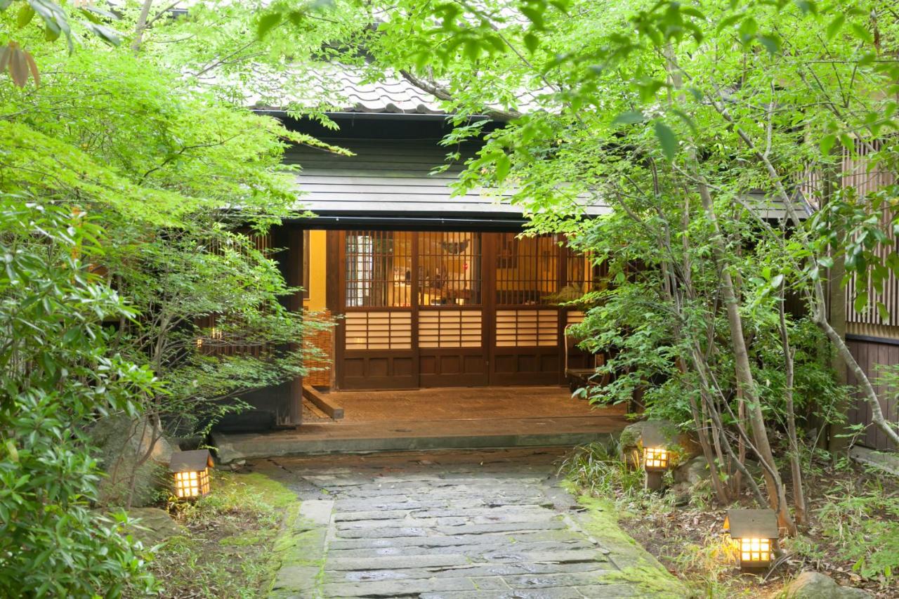 Twin Room with Tatami Area with Shared Bathroom