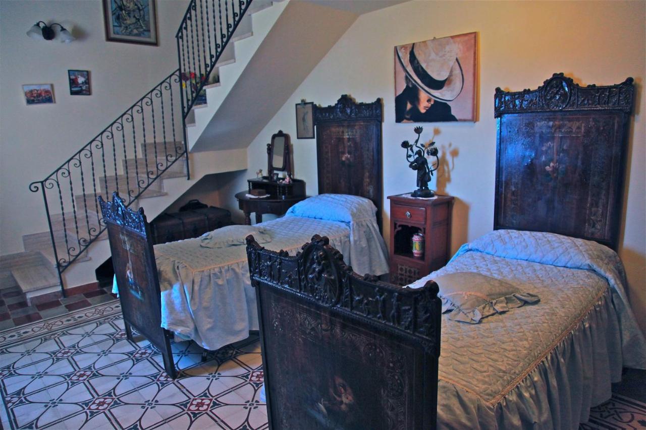 Doppel- oder Zweibettzimmer