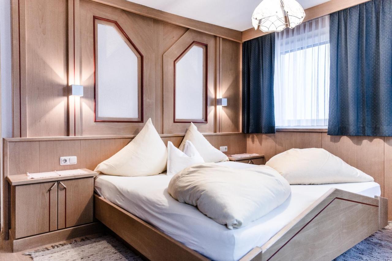 Camera Matrimoniale con Letto Supplementare
