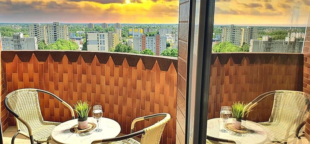 LYRA63 Large 80sq m TOP 14 floor - Bed and Breakfast Šiauliai