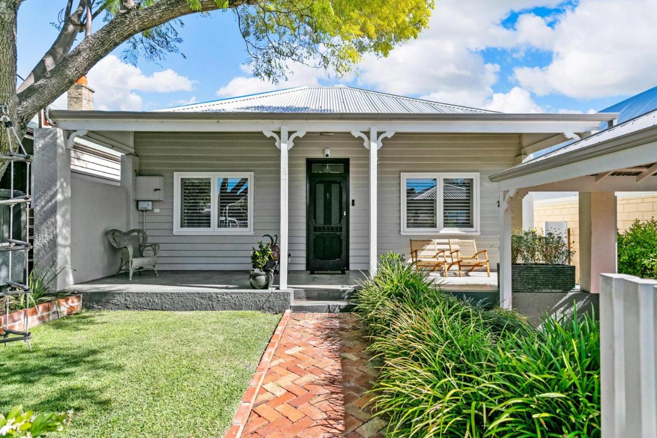 SOLO42 - Mosman Park Prestige - B&B