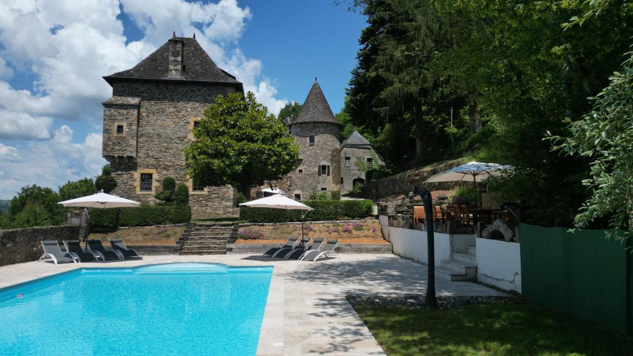 The Unique Round Tower Gite at Chateau de Chauvac - Bed and Breakfast
