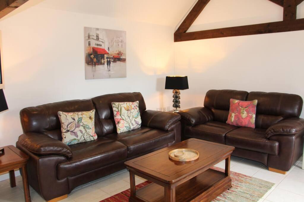 B&B Chippenham - Peaceful and tranquil 2 bedroom Deer Cottage - Bed and Breakfast Chippenham