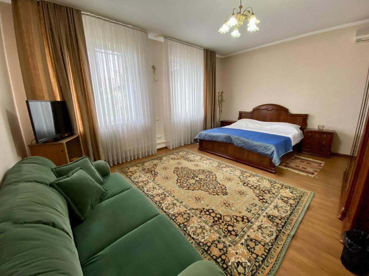 B&B Bishkek - Guest House Botanika - Bed and Breakfast Bishkek