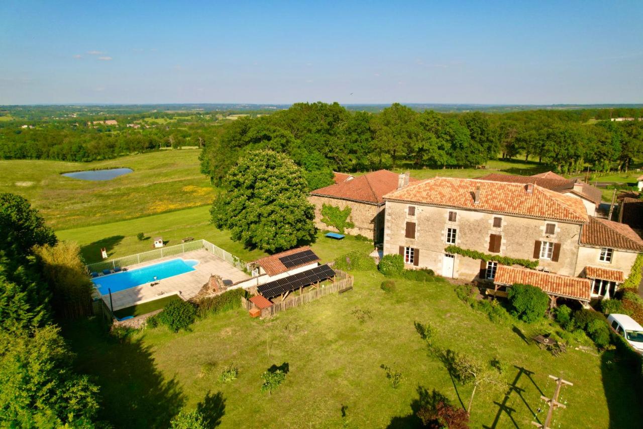 B&B La Péruse - A L'Ombre Du Marronnier GITES - Bed and Breakfast La Péruse