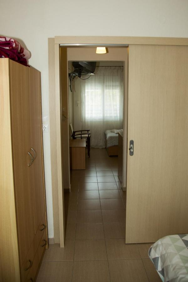 Studio (3 Adults)