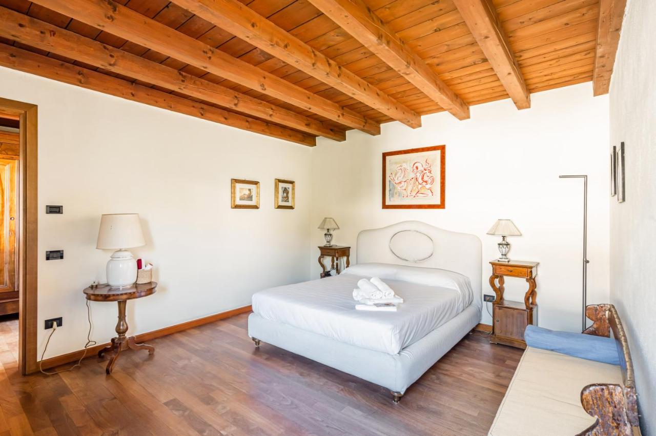 B&B Villa Osti - Elegant & Superior Scuderia Villa Molin - Bed and Breakfast Villa Osti