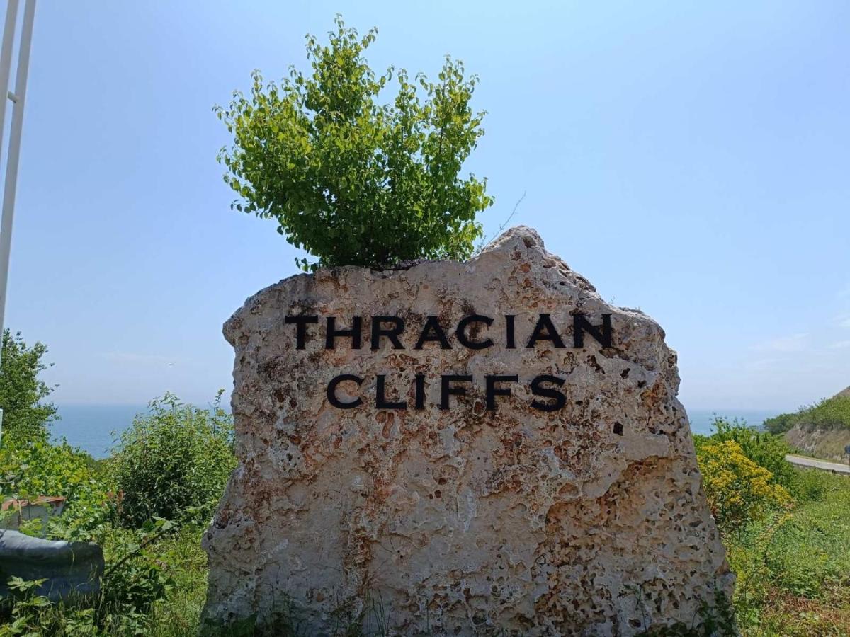 Thracian cliffs Апартамент Голф холидей - B&B Kavarna