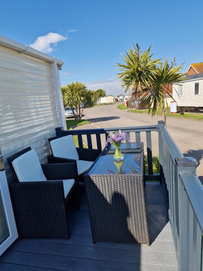 B&B Selsey - Seaside Holiday Home Inside a Resort - Bed and Breakfast Selsey