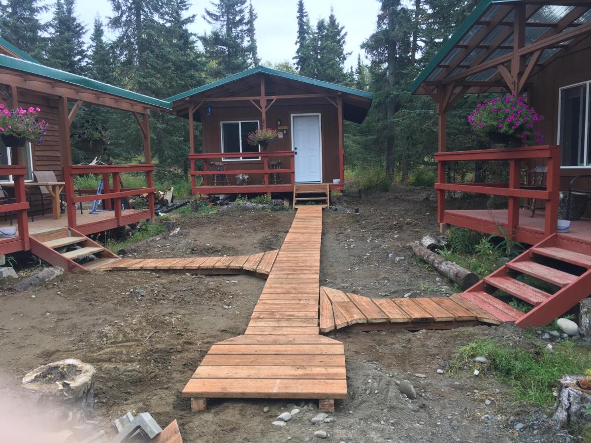 Whispering Woods AK Cabins - B&B