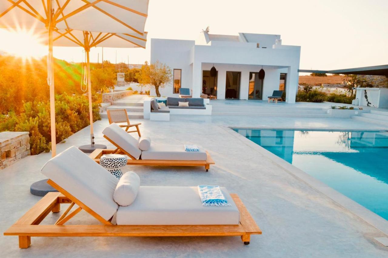 B&B Agia Marina - Amalthea, Outstanding Seaside Luxury Villa, Paros - Bed and Breakfast Agia Marina