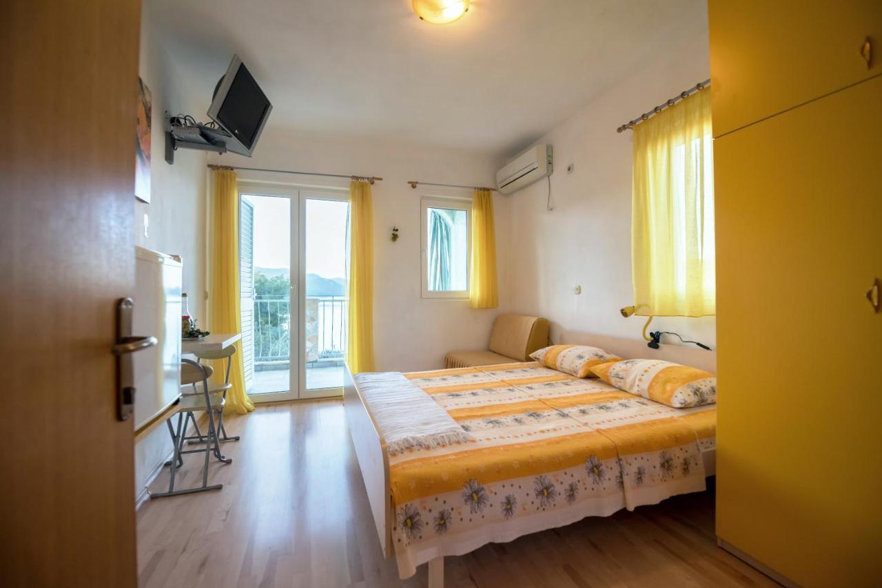 Deluxe Double Room with Balcony and Sea View