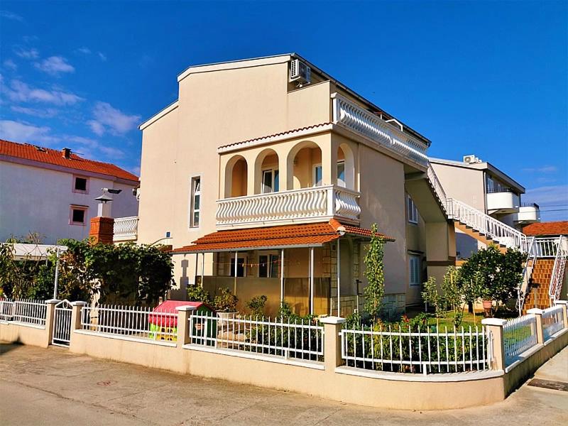 Appartamento con 2 Camere da Letto