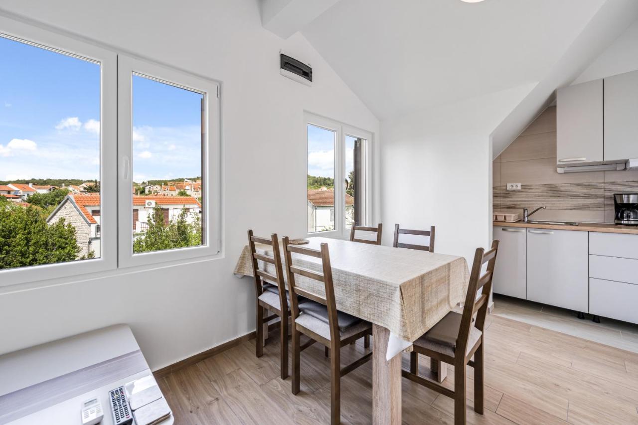 Apartments Zlarin - B&B