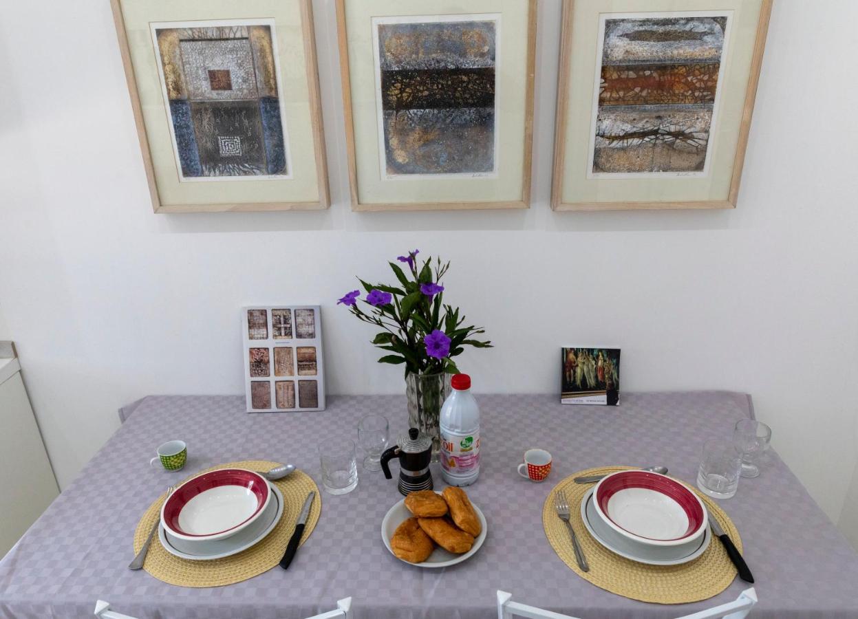 Casa Artista 5 Stelle Centrale-Vista Mare-Free Parking - Chambres d'hôtes Terracina