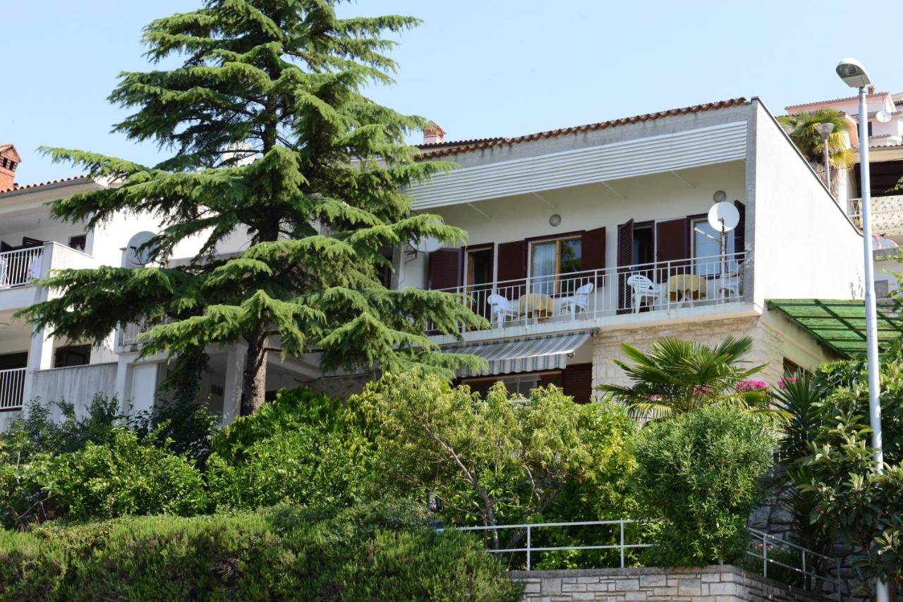 Apartment Nadija - Bed and Breakfast Rabac