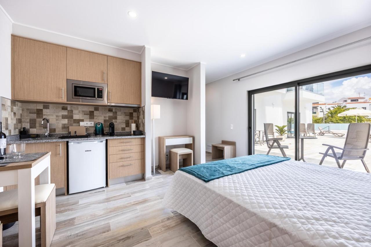 Deluxe Doppel-/Zweibettzimmer mit Zugang zum Pool