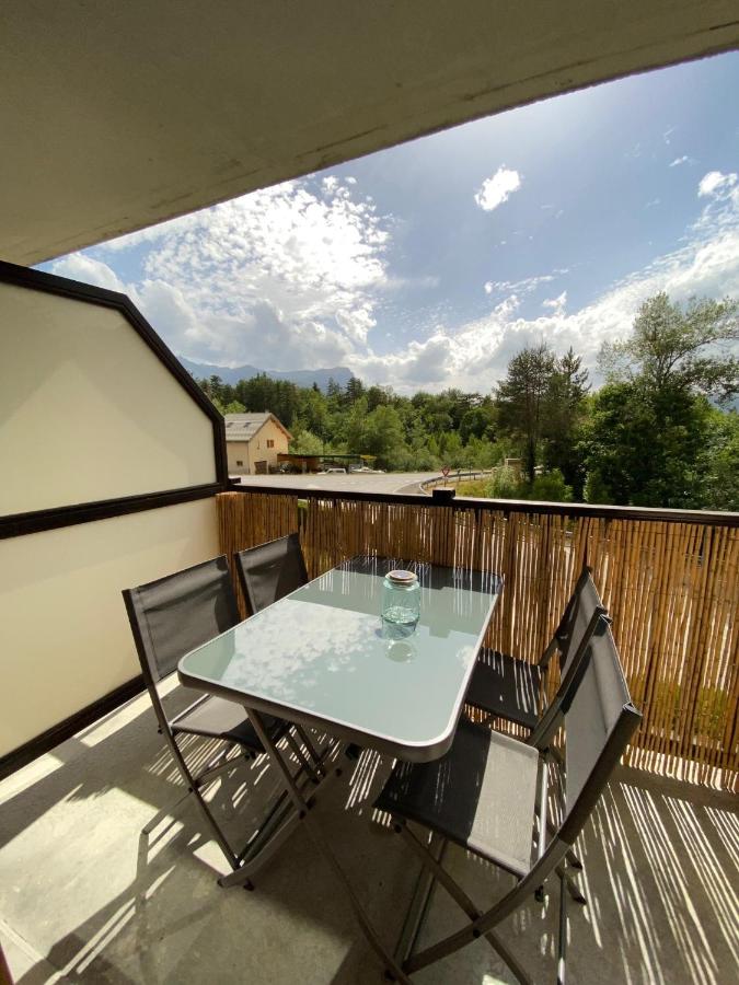 Appartement situé à coté du Lac de Serre Ponçon - Chambres d’hôtes Saint-Sauveur
