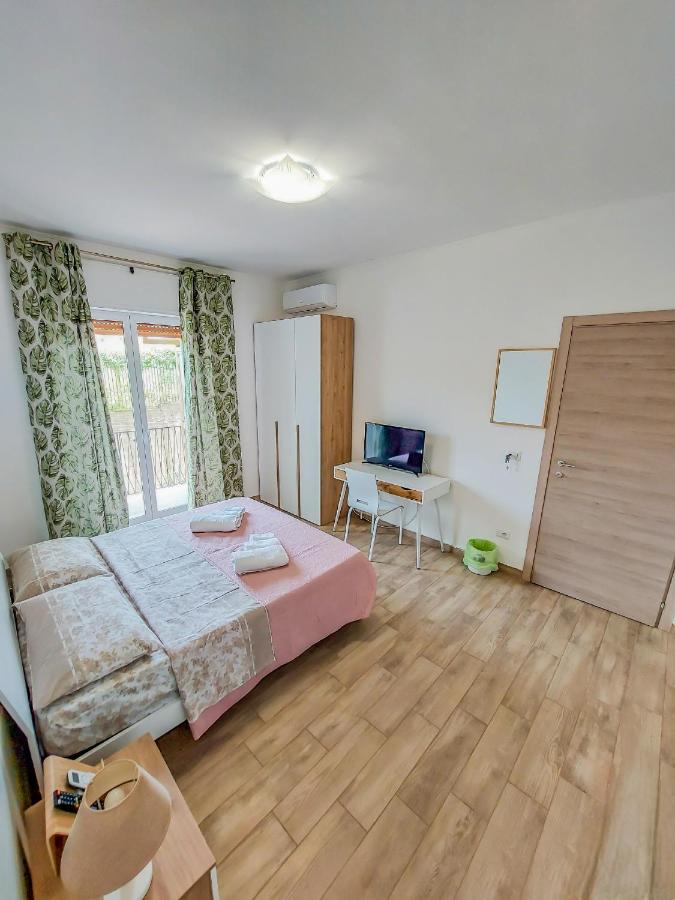 Camera Matrimoniale con Balcone (3 Adulti)
