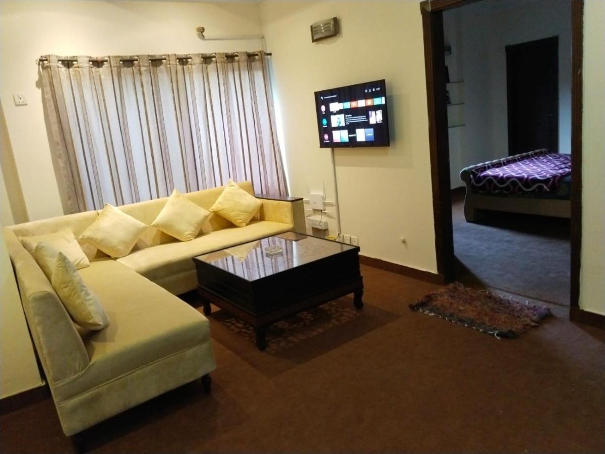 B&B Islamabad - Luxury 2BR Family Apt/Wi-Fi / Netflix - Bed and Breakfast Islamabad