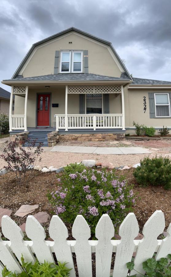 Garden City House with Hot Tub - Chambres d'hôtes Colorado Springs