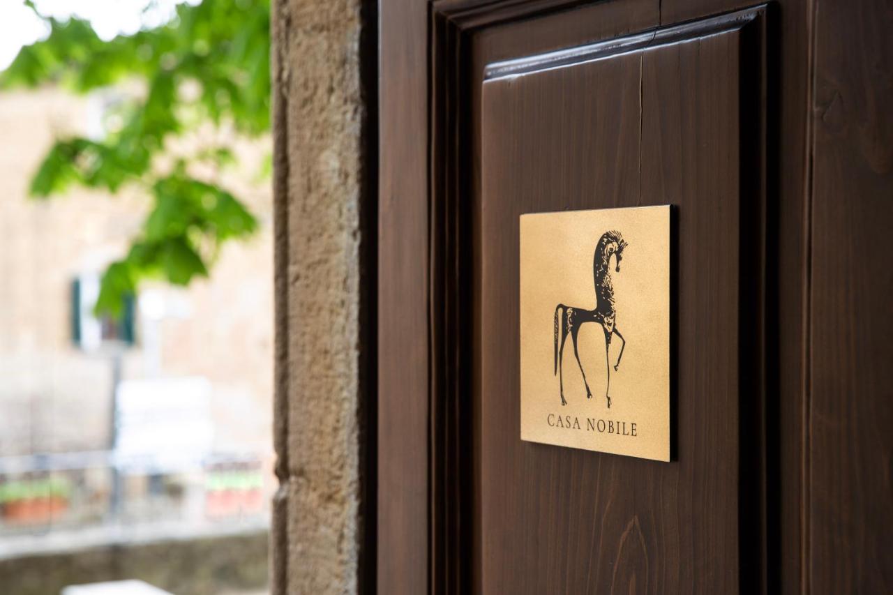 Casa Nobile - Luxury Villa in Val D'Orcia - Authentic Tuscany Living - B&B Castelmuzio