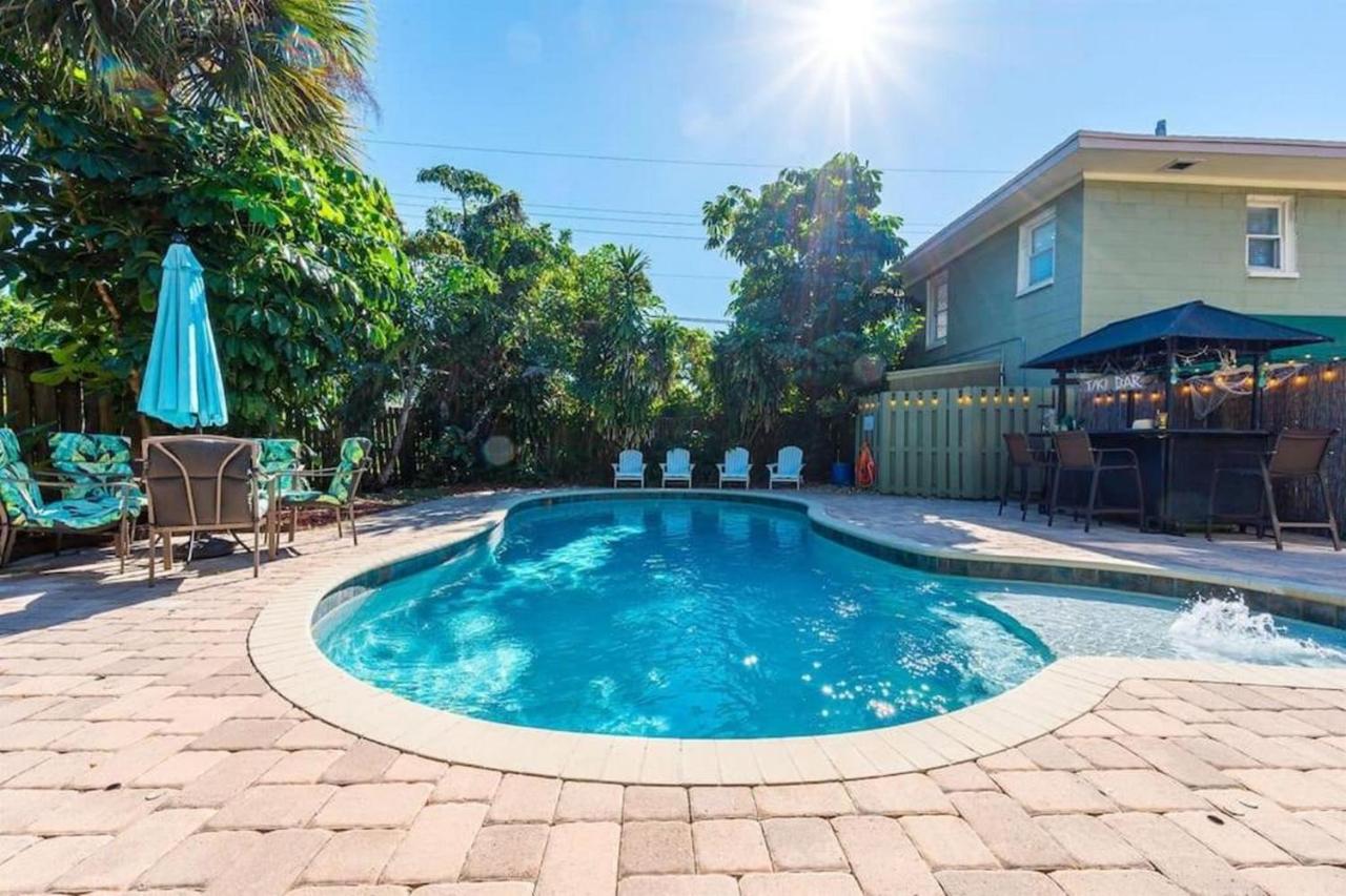 Resort-style Estate w/ Pvt Guest Suites- Sleeps 15 - Chambres d’hôtes West Palm Beach