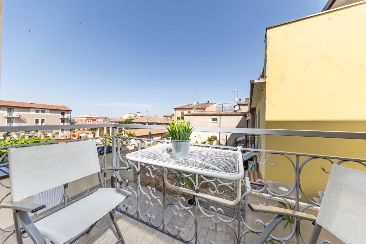Apartment mit Balkon