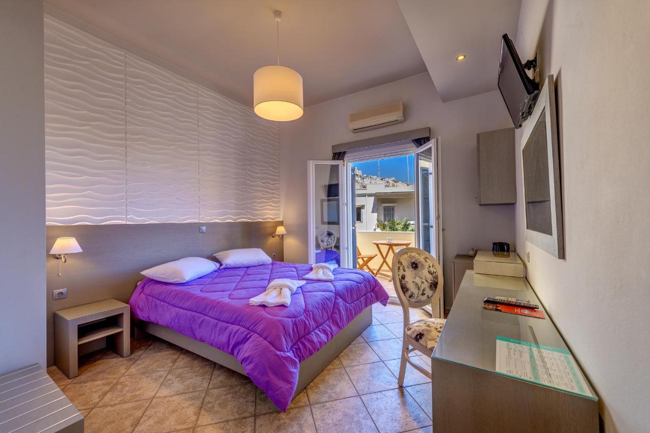 Camera Matrimoniale/Doppia con Letti Singoli con Balcone e Vista Città