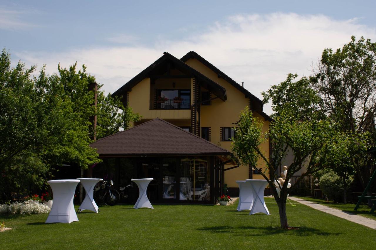 JANINE GARDEN - B&B Brasov