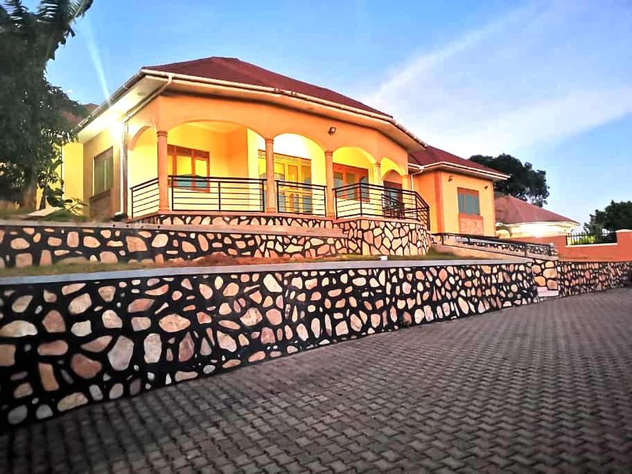 Good Times - B&B Kampala