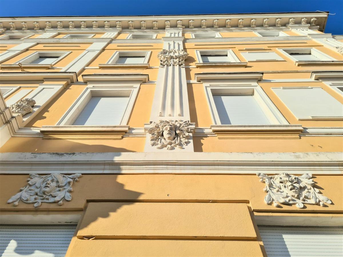 Tom's Luxury Apartment Zadar, Branimirova obala - B&B